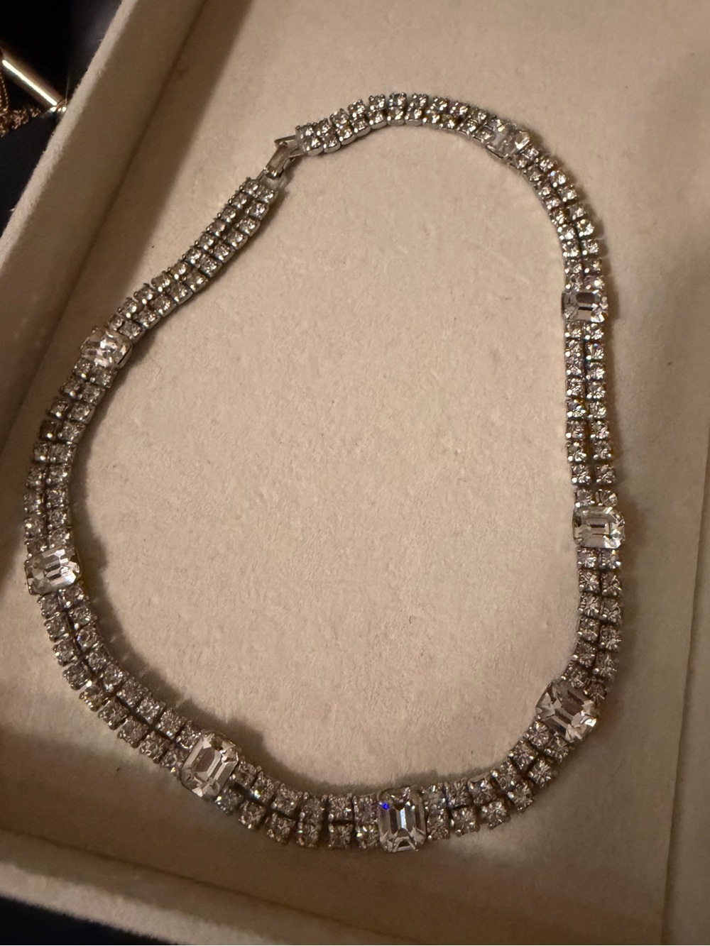 Stunning vintage rhinestone choker
